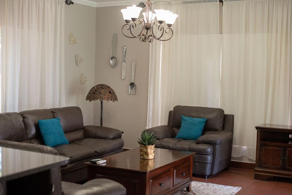 Micasa Sucasa Guesthouse Lephalale Luaran gambar